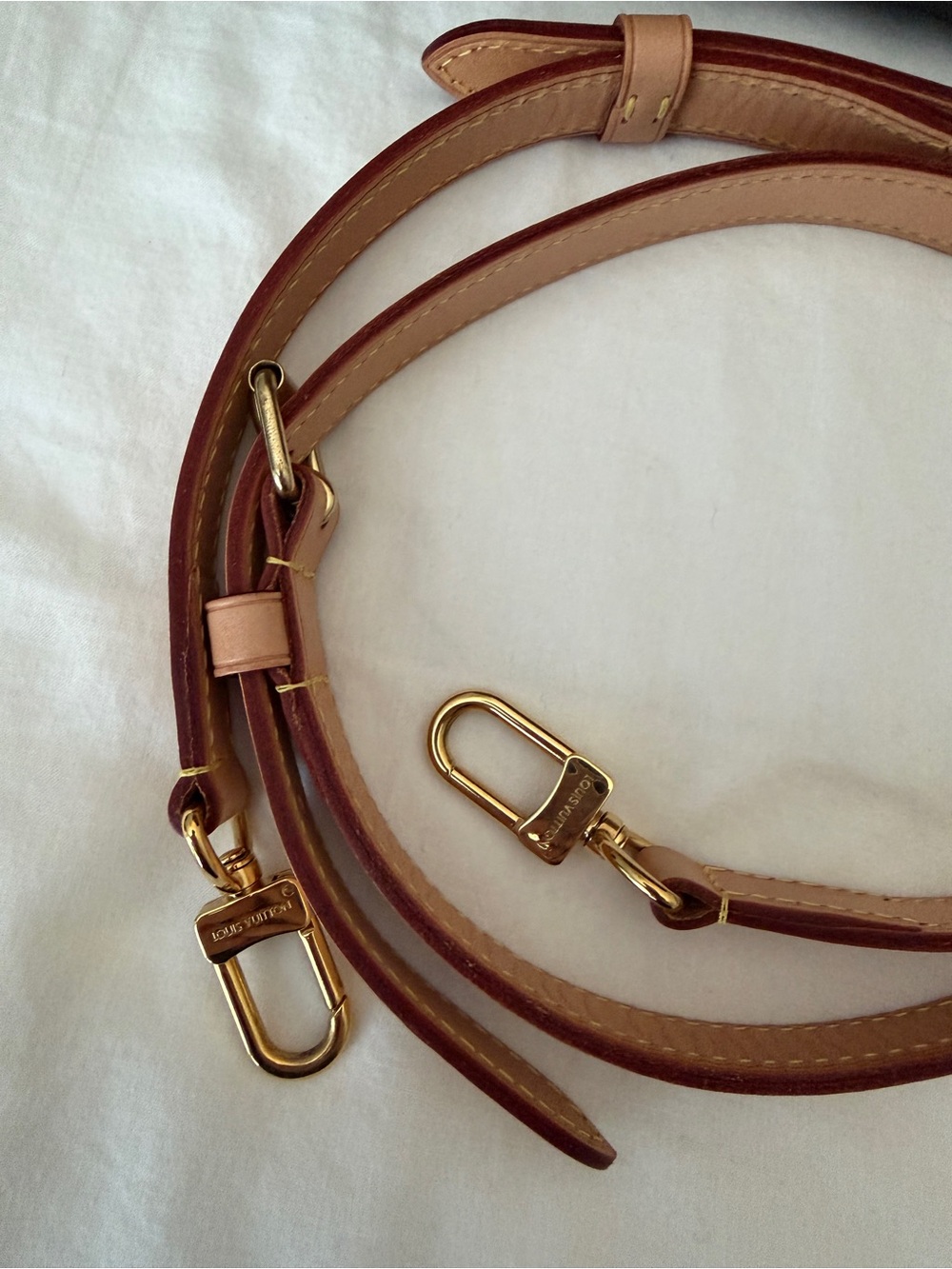 Authentic Louis Vuitton Speedy 25 Bandouliere in Monogram - Picture 11 of 14